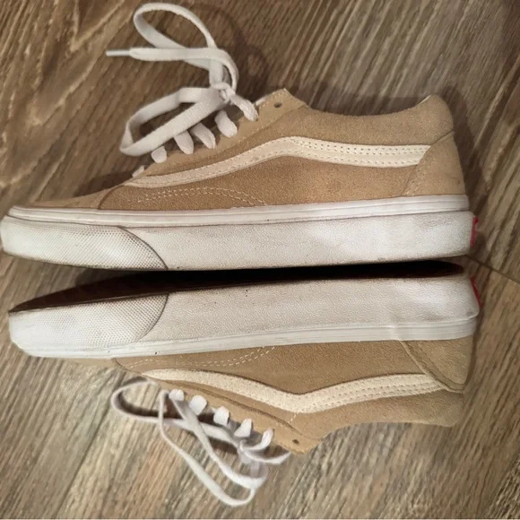 Vans Beige Suede Low-Top Sneakers with White Laces - Picture 3 of 3